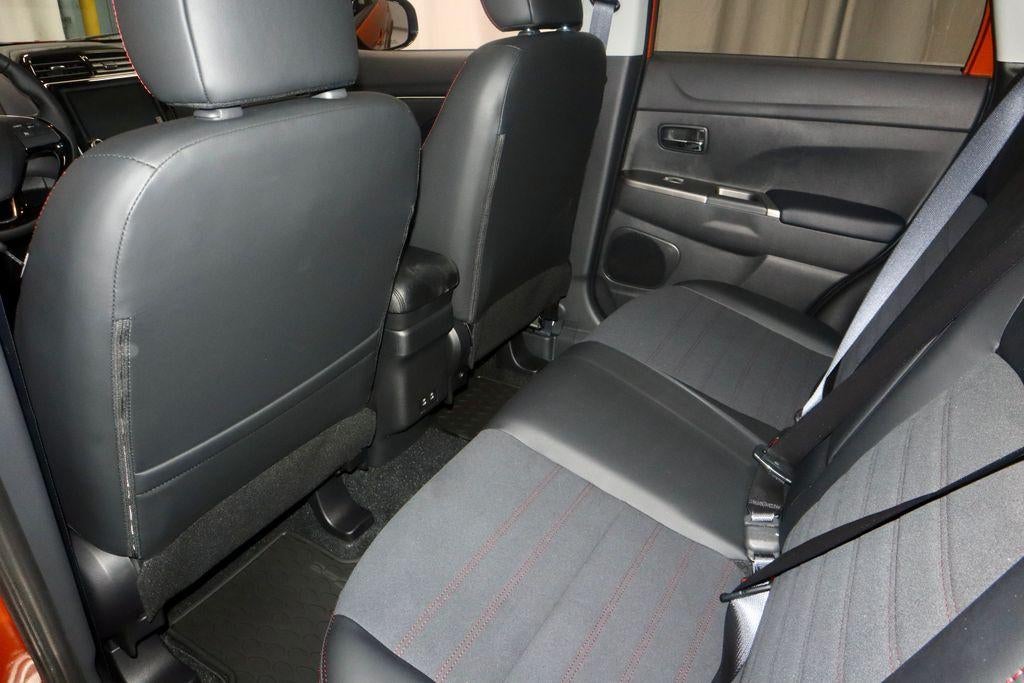2027 Mitsubishi Outlander Sport SE