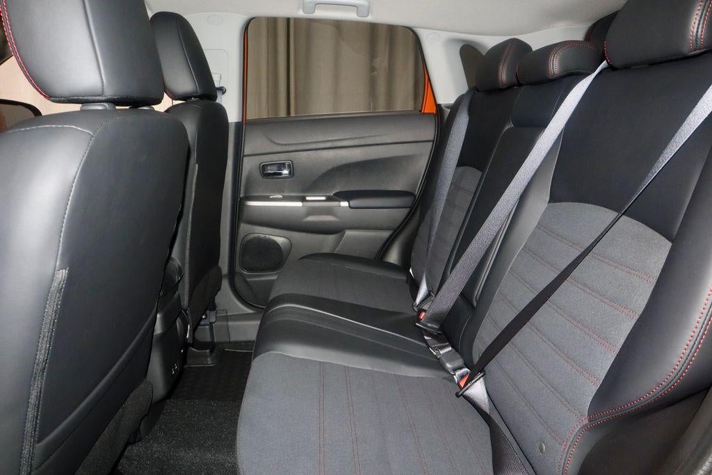 2027 Mitsubishi Outlander Sport SE