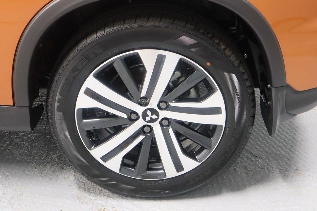 2027 Mitsubishi Outlander Sport SE