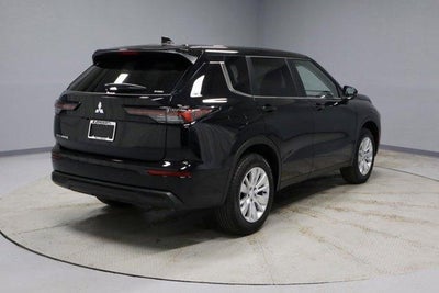 2026 Mitsubishi Outlander ES