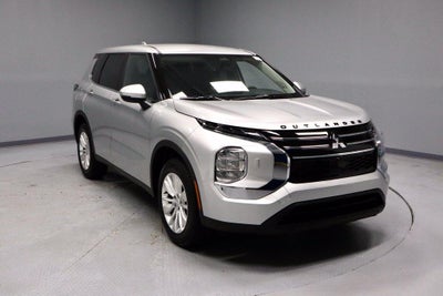 2026 Mitsubishi Outlander ES