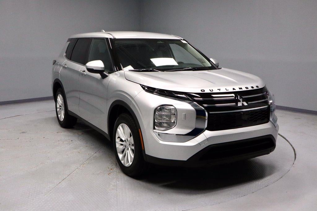2026 Mitsubishi Outlander ES