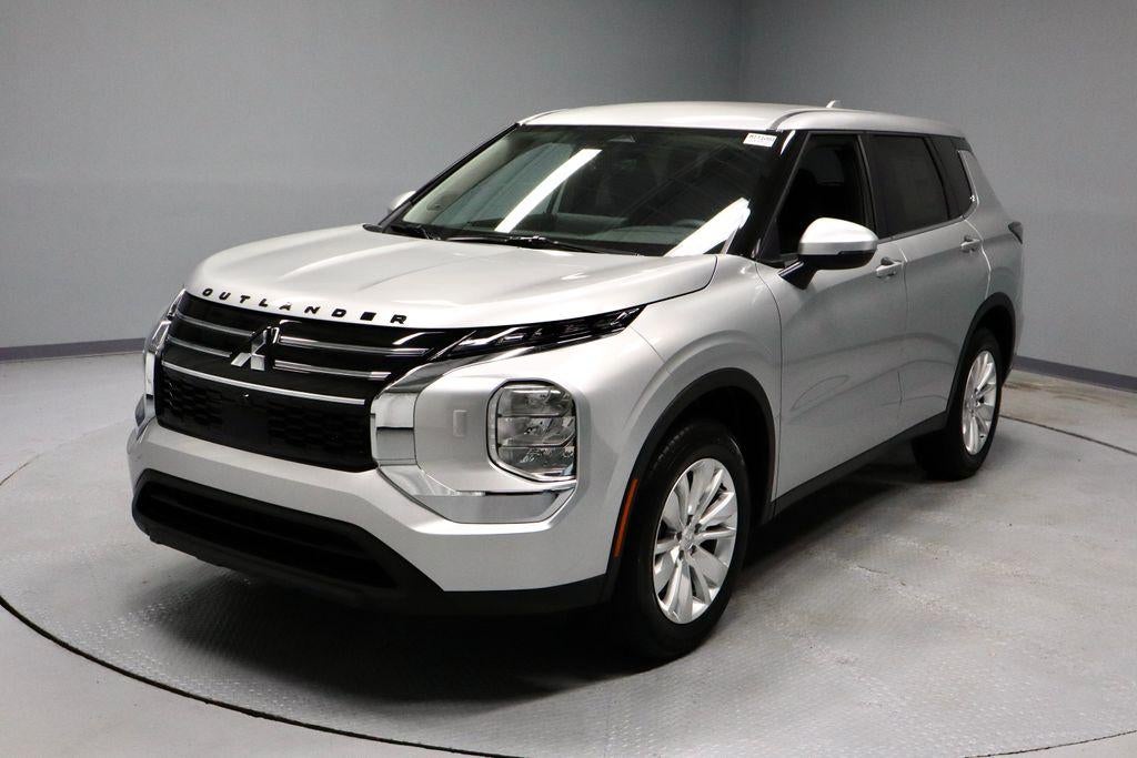 2026 Mitsubishi Outlander ES