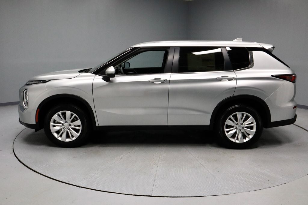 2026 Mitsubishi Outlander ES