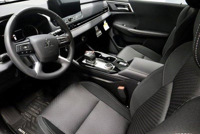 2026 Mitsubishi Outlander ES