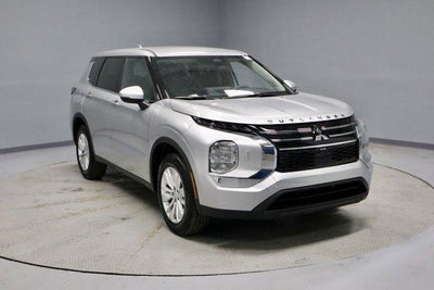 2026 Mitsubishi Outlander ES