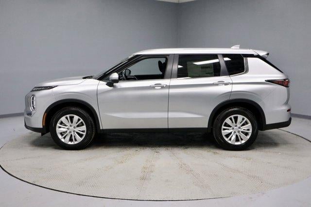 2026 Mitsubishi Outlander ES