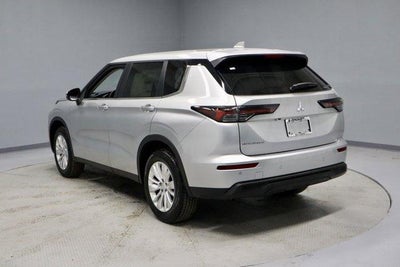 2026 Mitsubishi Outlander ES