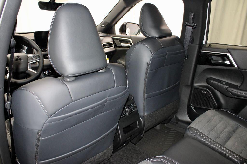 2026 Mitsubishi Outlander LE