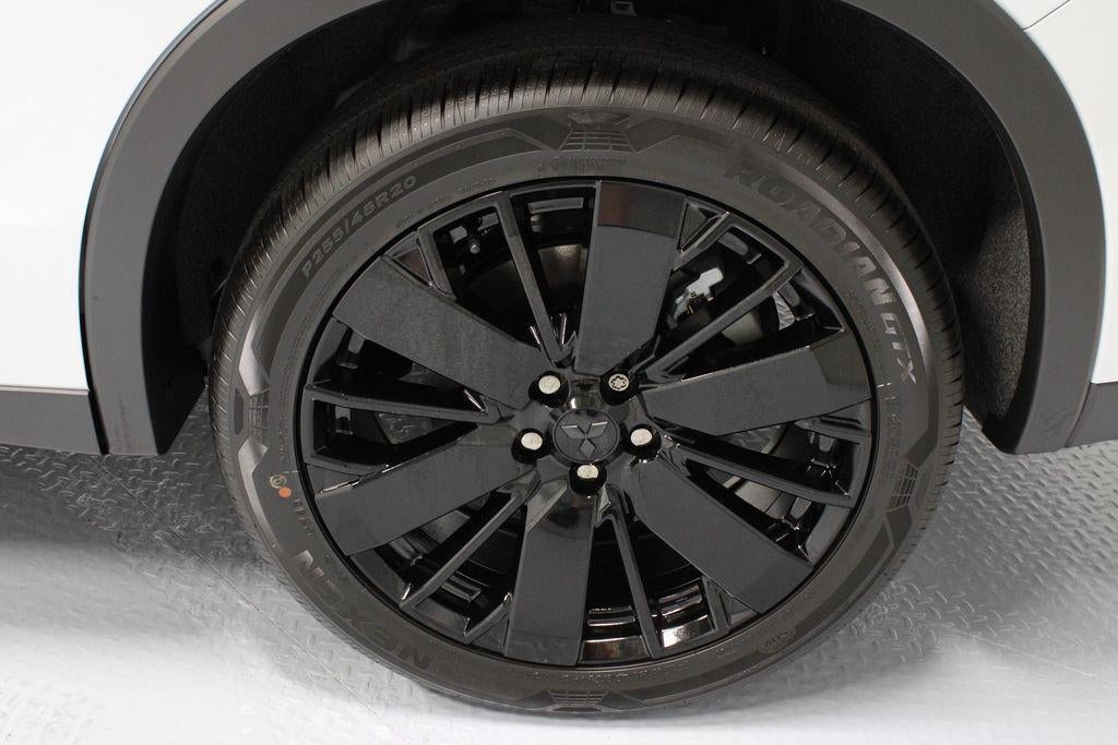 2026 Mitsubishi Outlander LE
