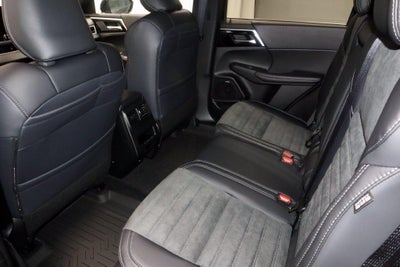 2026 Mitsubishi Outlander LE