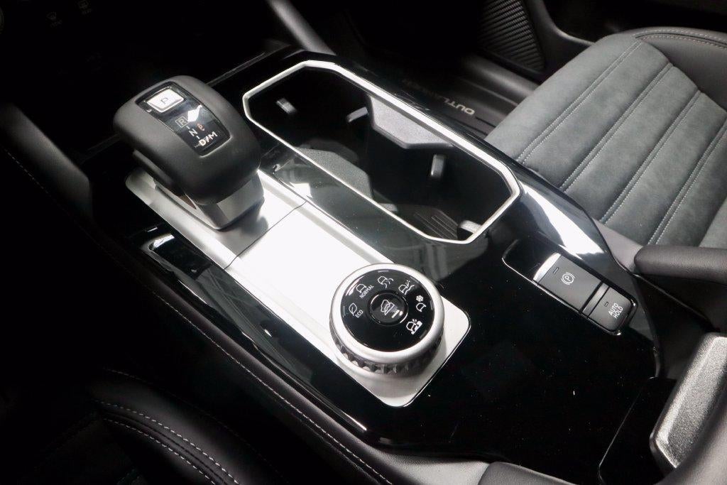 2026 Mitsubishi Outlander LE