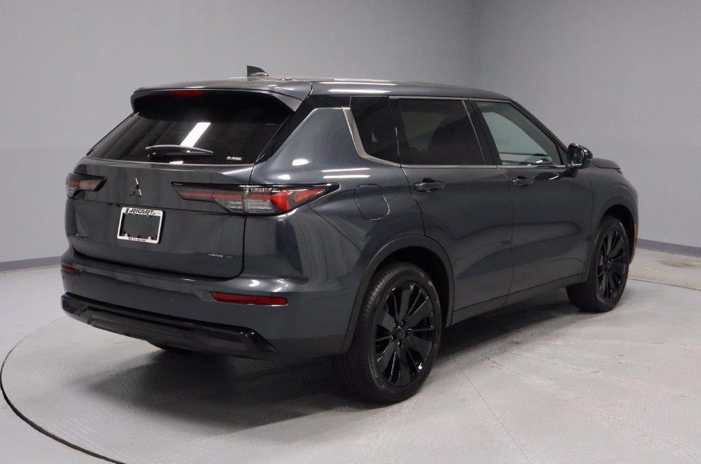 2026 Mitsubishi Outlander LE
