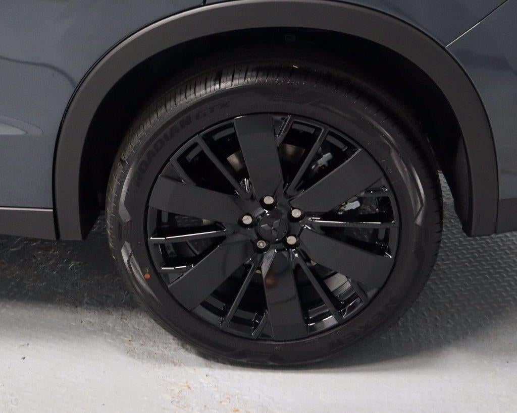 2026 Mitsubishi Outlander LE