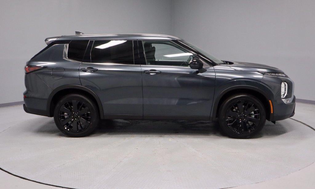 2026 Mitsubishi Outlander LE