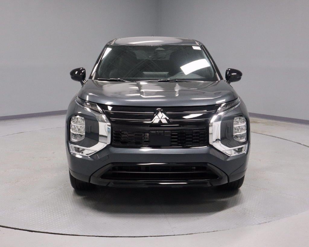 2026 Mitsubishi Outlander LE