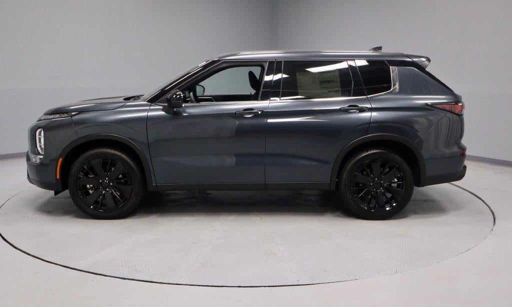 2026 Mitsubishi Outlander LE