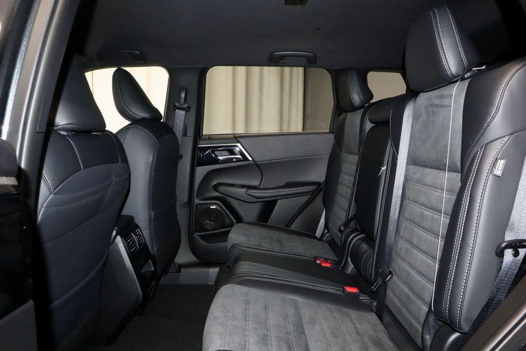 2026 Mitsubishi Outlander LE