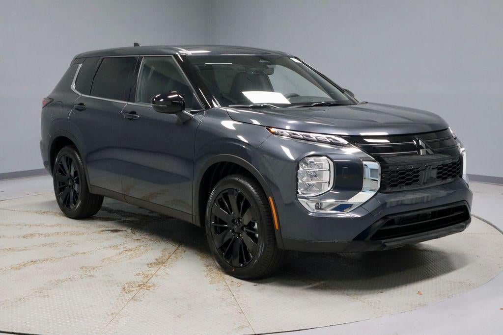 2026 Mitsubishi Outlander LE