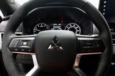 2026 Mitsubishi Outlander LE