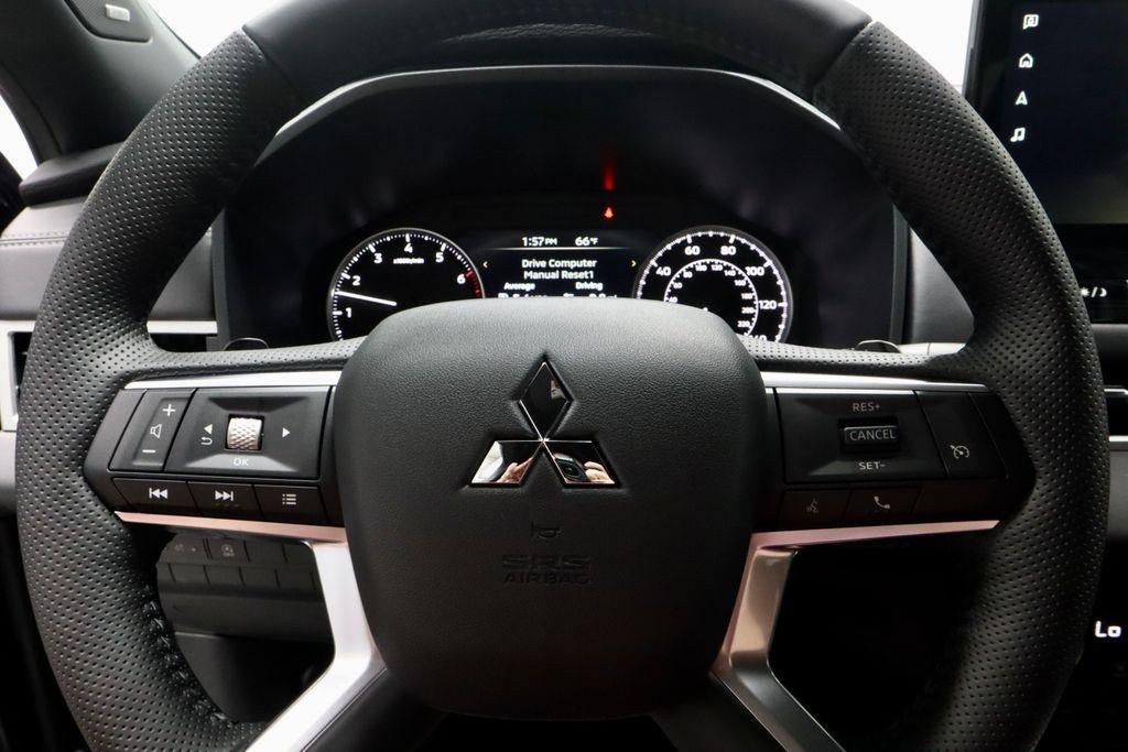 2026 Mitsubishi Outlander LE