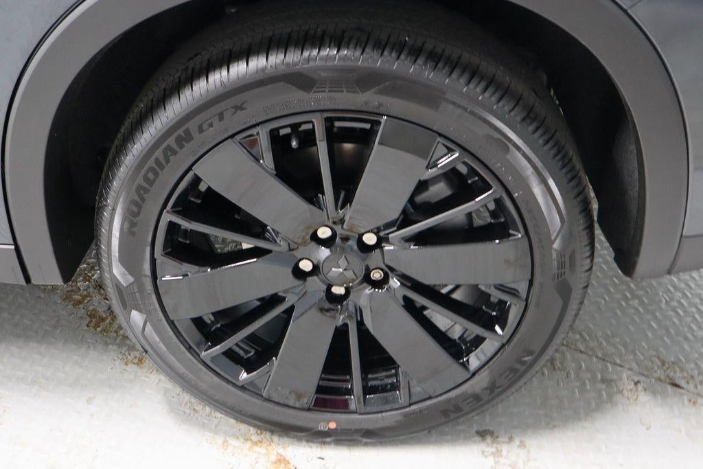 2026 Mitsubishi Outlander LE