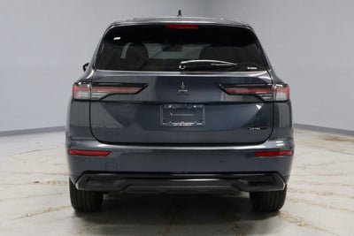 2026 Mitsubishi Outlander LE