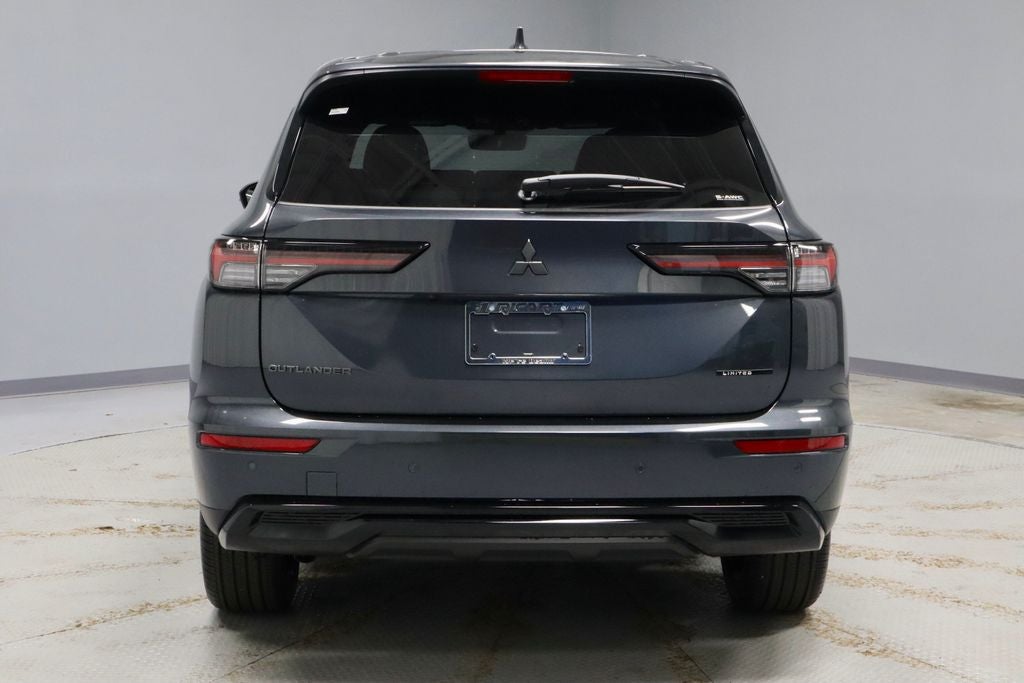 2026 Mitsubishi Outlander LE