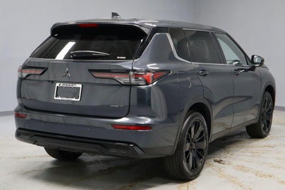 2026 Mitsubishi Outlander LE