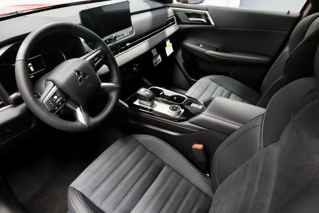 2026 Mitsubishi Outlander LE