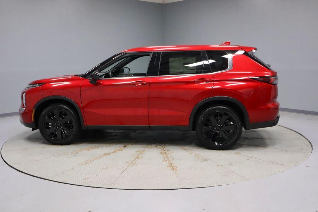 2026 Mitsubishi Outlander LE