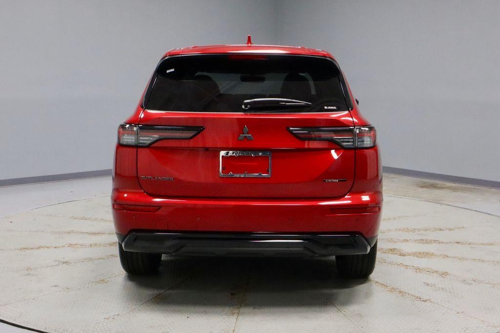 2026 Mitsubishi Outlander LE