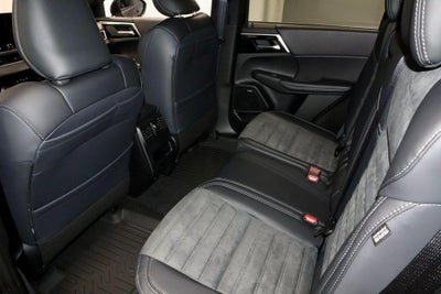 2026 Mitsubishi Outlander LE
