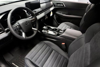 2026 Mitsubishi Outlander LE