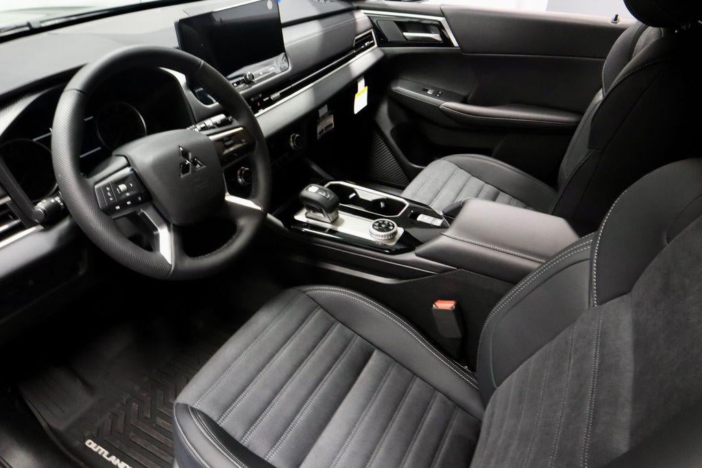 2026 Mitsubishi Outlander LE