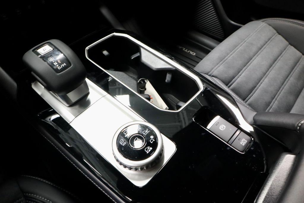 2026 Mitsubishi Outlander LE