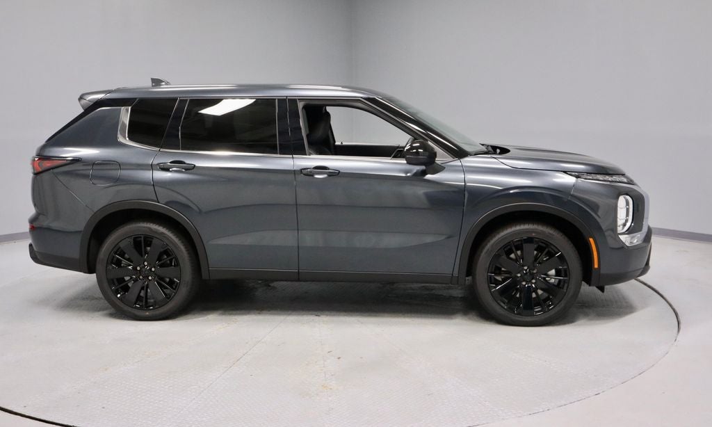 2026 Mitsubishi Outlander LE