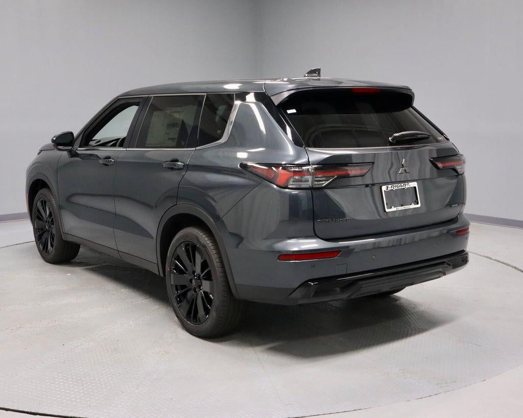 2026 Mitsubishi Outlander LE