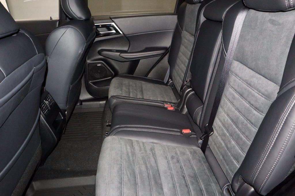2026 Mitsubishi Outlander LE
