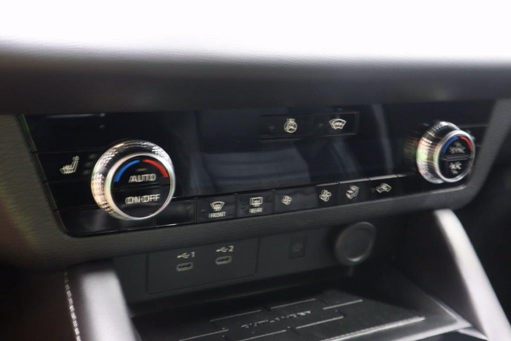 2026 Mitsubishi Outlander LE