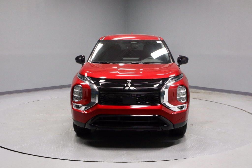 2026 Mitsubishi Outlander LE