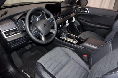 2026 Mitsubishi Outlander LE