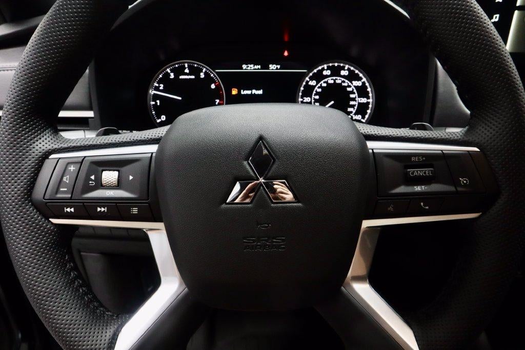 2026 Mitsubishi Outlander LE