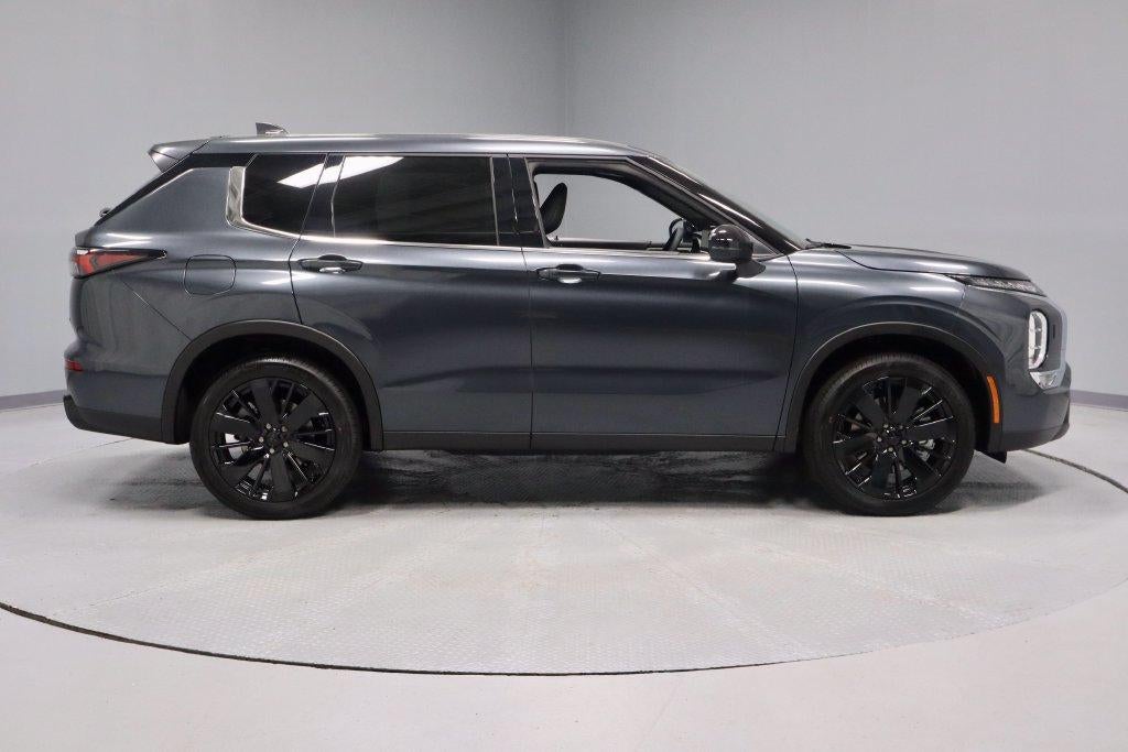 2026 Mitsubishi Outlander LE