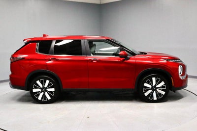 2026 Mitsubishi Outlander SE