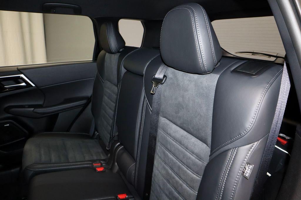 2026 Mitsubishi Outlander LE