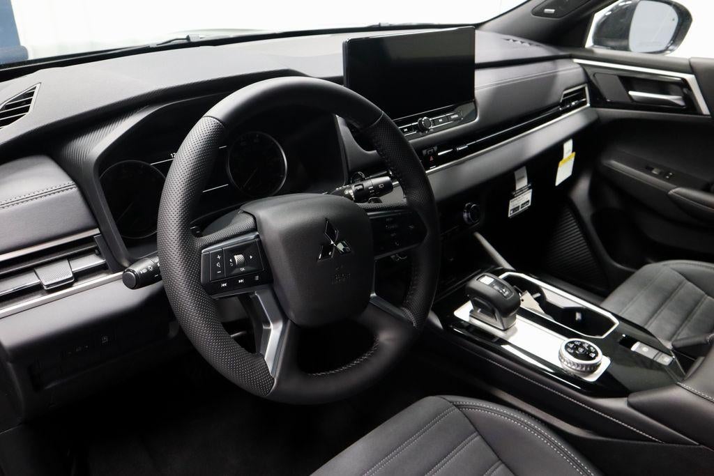 2026 Mitsubishi Outlander LE