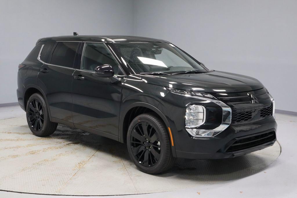 2026 Mitsubishi Outlander LE