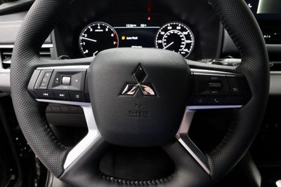 2026 Mitsubishi Outlander LE