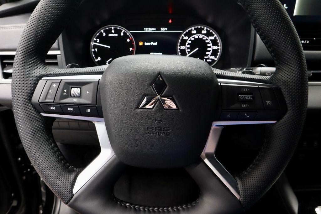 2026 Mitsubishi Outlander LE